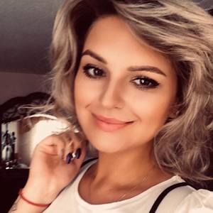 Meet your Posher, Rita